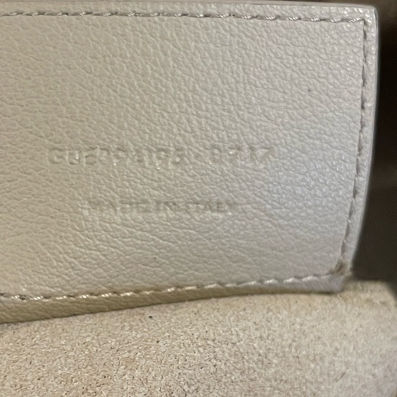 Beautiful Yves Saint Laurent BigBig Leather Tote - Picture 10 of 10